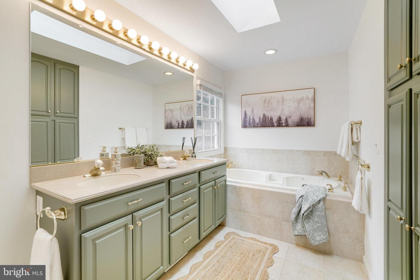8606 FALKSTONE LN, ALEXANDRIA, Virginia 22309, 4 Bedrooms Bedrooms, 12 Rooms Rooms,3 BathroomsBathrooms,Residential,For sale,8606 FALKSTONE LN,VAFX2254720 MLS # VAFX2254720