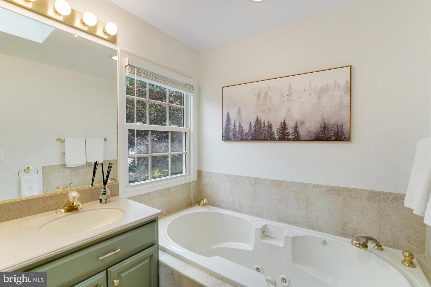 8606 FALKSTONE LN, ALEXANDRIA, Virginia 22309, 4 Bedrooms Bedrooms, 12 Rooms Rooms,3 BathroomsBathrooms,Residential,For sale,8606 FALKSTONE LN,VAFX2254720 MLS # VAFX2254720