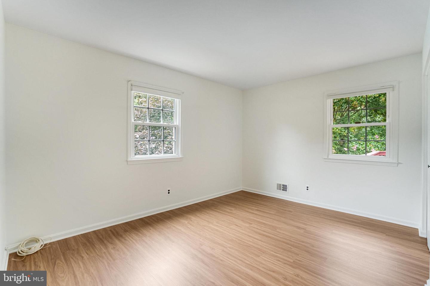 8606 FALKSTONE LN, ALEXANDRIA, Virginia 22309, 4 Bedrooms Bedrooms, 12 Rooms Rooms,3 BathroomsBathrooms,Residential,For sale,8606 FALKSTONE LN,VAFX2254720 MLS # VAFX2254720