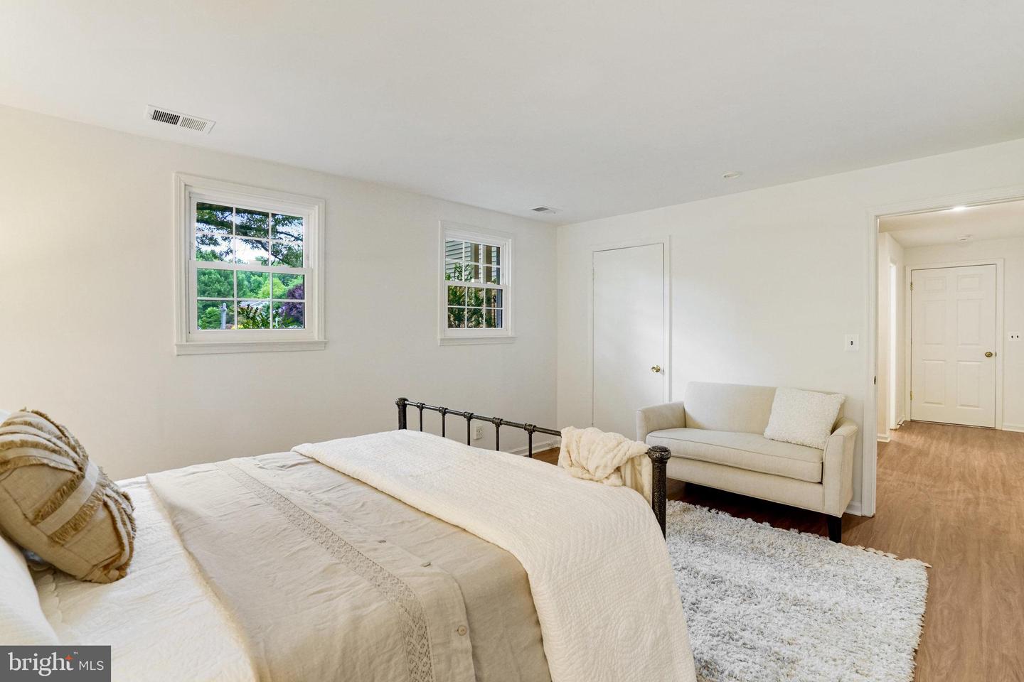 8606 FALKSTONE LN, ALEXANDRIA, Virginia 22309, 4 Bedrooms Bedrooms, 12 Rooms Rooms,3 BathroomsBathrooms,Residential,For sale,8606 FALKSTONE LN,VAFX2254720 MLS # VAFX2254720
