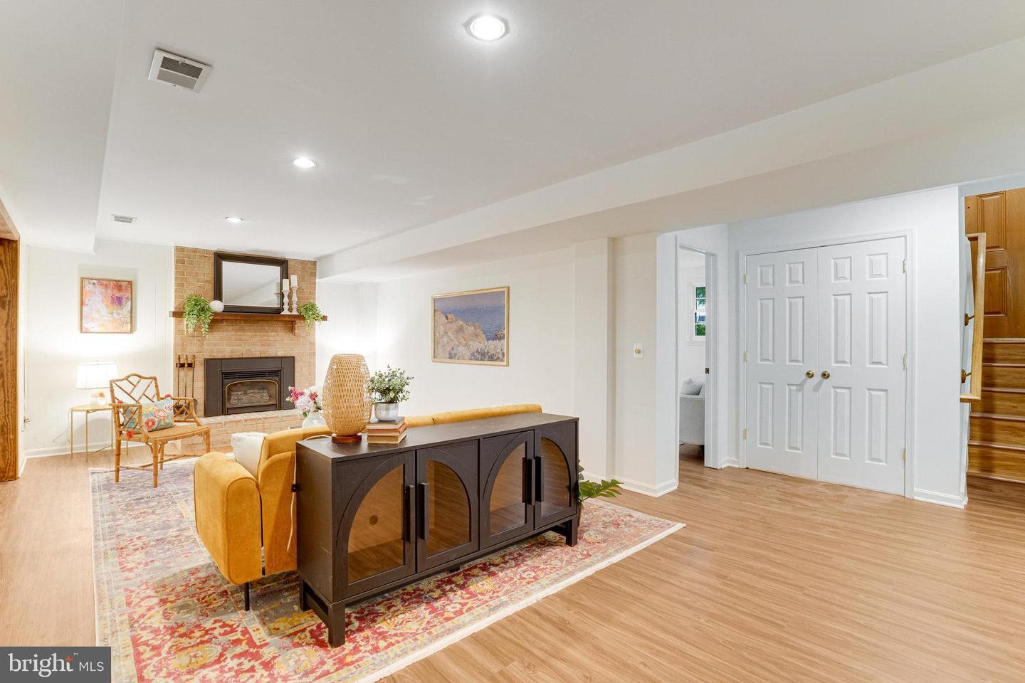 8606 FALKSTONE LN, ALEXANDRIA, Virginia 22309, 4 Bedrooms Bedrooms, 12 Rooms Rooms,3 BathroomsBathrooms,Residential,For sale,8606 FALKSTONE LN,VAFX2254720 MLS # VAFX2254720