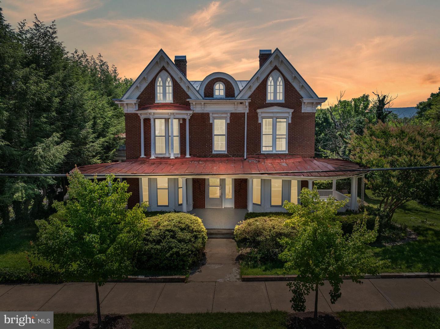 133 S MUHLENBERG ST, WOODSTOCK, Virginia 22664, 5 Bedrooms Bedrooms, ,3 BathroomsBathrooms,Residential,For sale,133 S MUHLENBERG ST,VASH2011972 MLS # VASH2011972