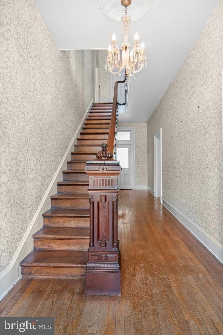 133 S MUHLENBERG ST, WOODSTOCK, Virginia 22664, 5 Bedrooms Bedrooms, ,3 BathroomsBathrooms,Residential,For sale,133 S MUHLENBERG ST,VASH2011972 MLS # VASH2011972