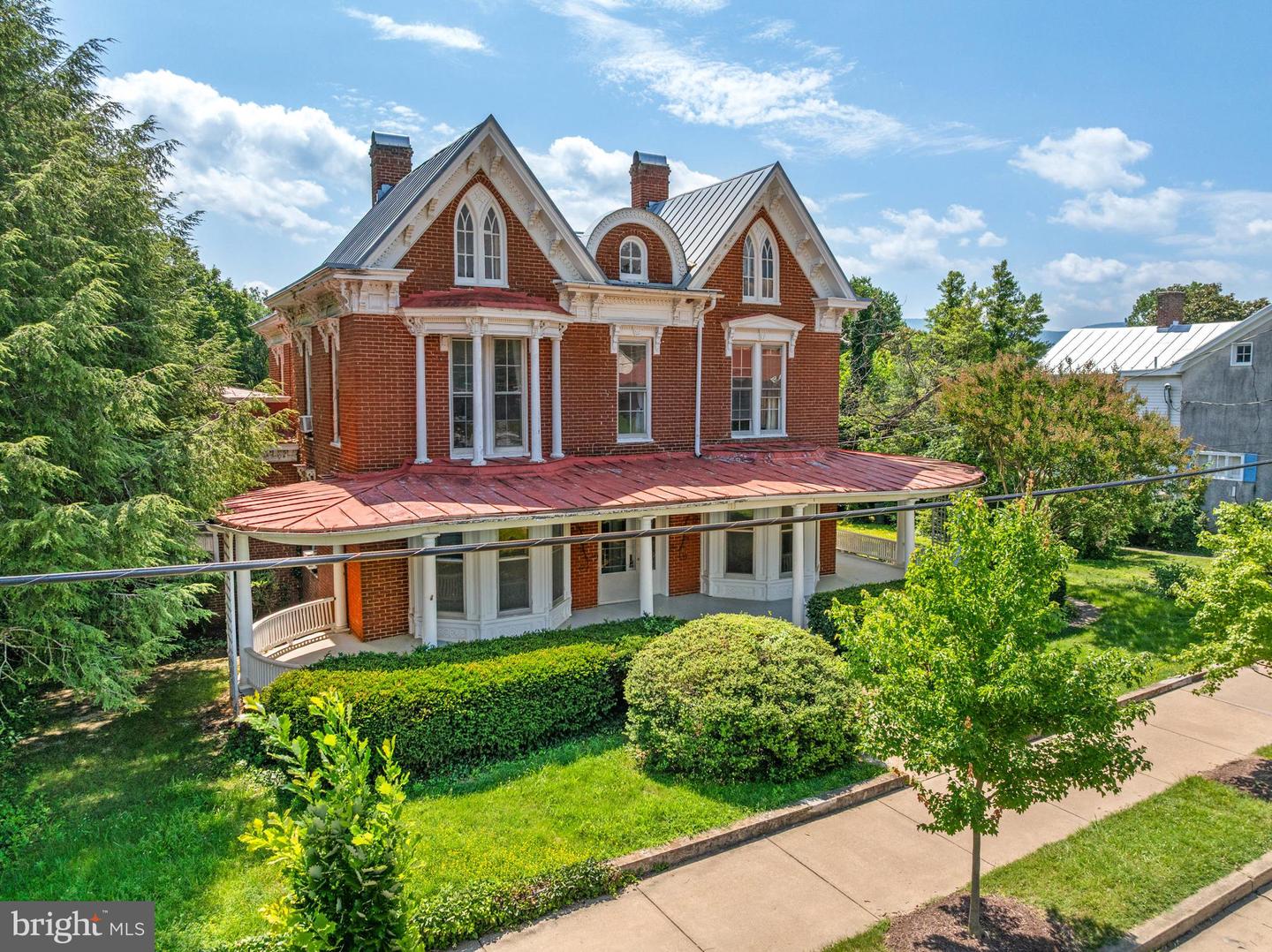 133 S MUHLENBERG ST, WOODSTOCK, Virginia 22664, 5 Bedrooms Bedrooms, ,3 BathroomsBathrooms,Residential,For sale,133 S MUHLENBERG ST,VASH2011972 MLS # VASH2011972