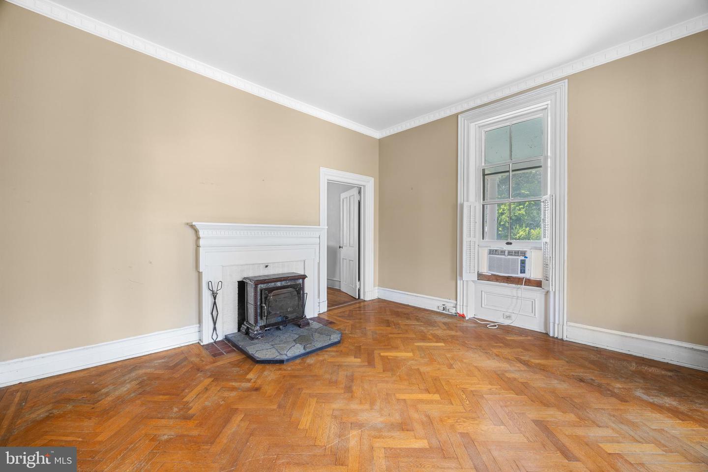 133 S MUHLENBERG ST, WOODSTOCK, Virginia 22664, 5 Bedrooms Bedrooms, ,3 BathroomsBathrooms,Residential,For sale,133 S MUHLENBERG ST,VASH2011972 MLS # VASH2011972