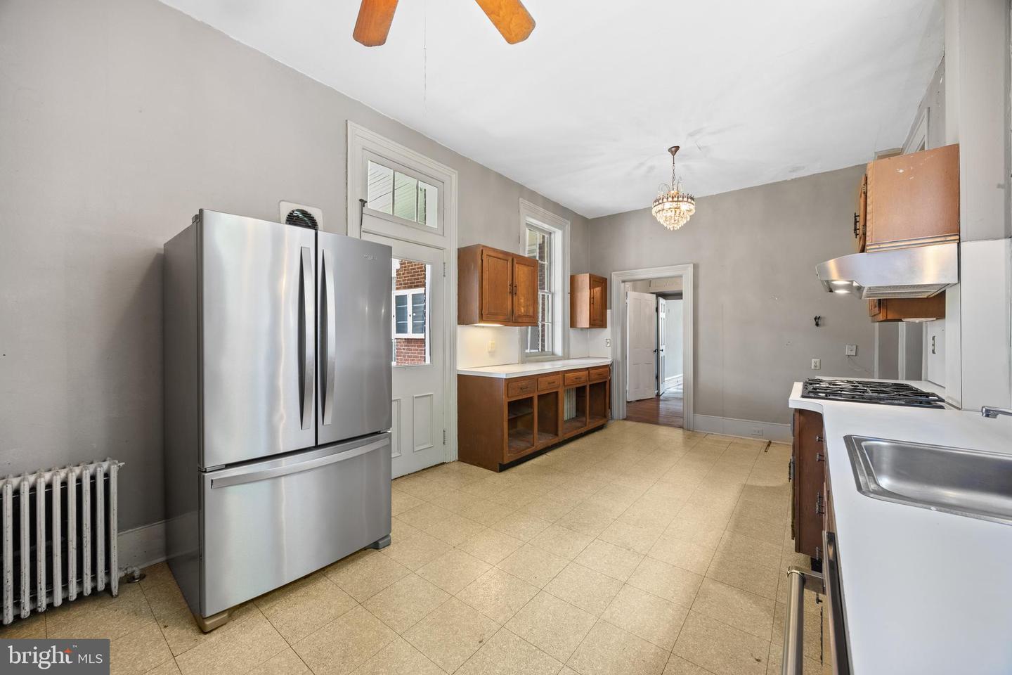 133 S MUHLENBERG ST, WOODSTOCK, Virginia 22664, 5 Bedrooms Bedrooms, ,3 BathroomsBathrooms,Residential,For sale,133 S MUHLENBERG ST,VASH2011972 MLS # VASH2011972