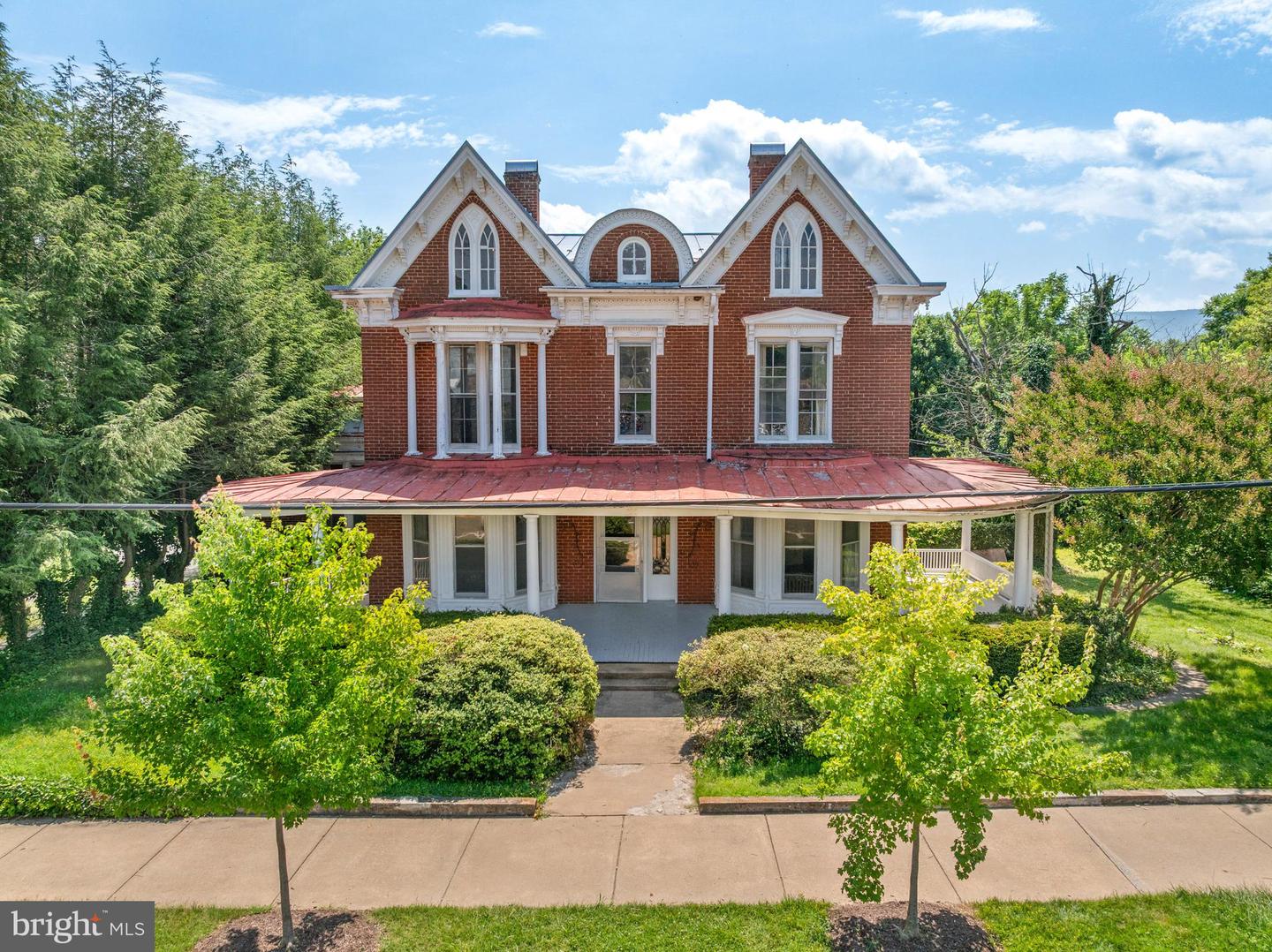 133 S MUHLENBERG ST, WOODSTOCK, Virginia 22664, 5 Bedrooms Bedrooms, ,3 BathroomsBathrooms,Residential,For sale,133 S MUHLENBERG ST,VASH2011972 MLS # VASH2011972