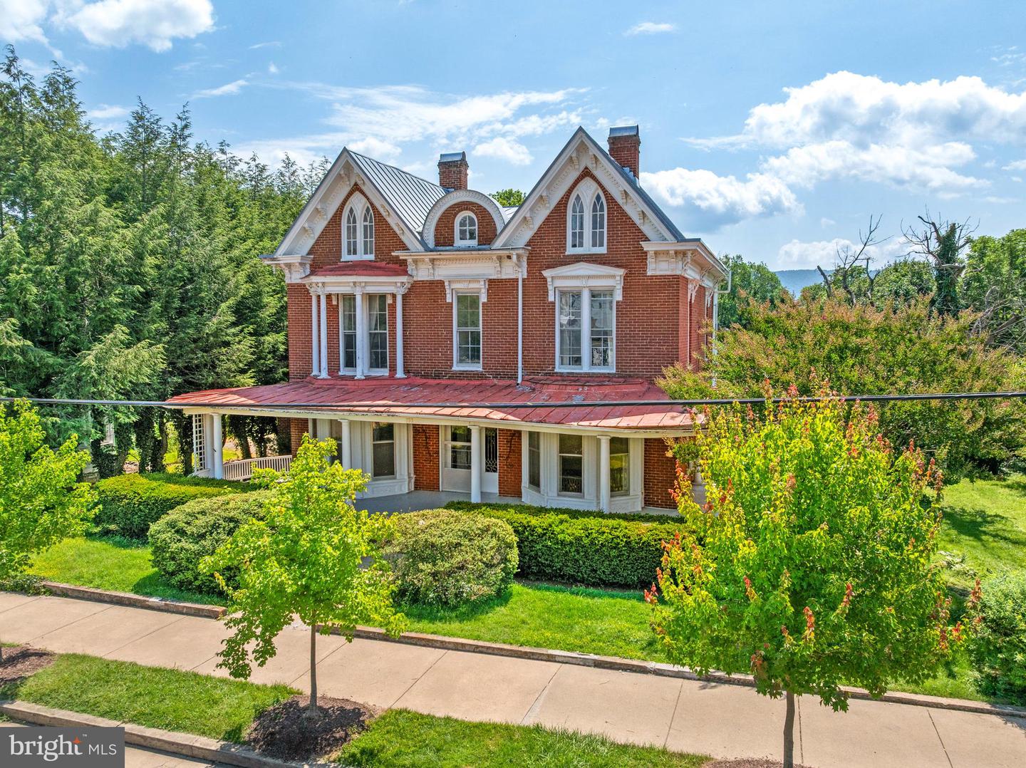 133 S MUHLENBERG ST, WOODSTOCK, Virginia 22664, 5 Bedrooms Bedrooms, ,3 BathroomsBathrooms,Residential,For sale,133 S MUHLENBERG ST,VASH2011972 MLS # VASH2011972