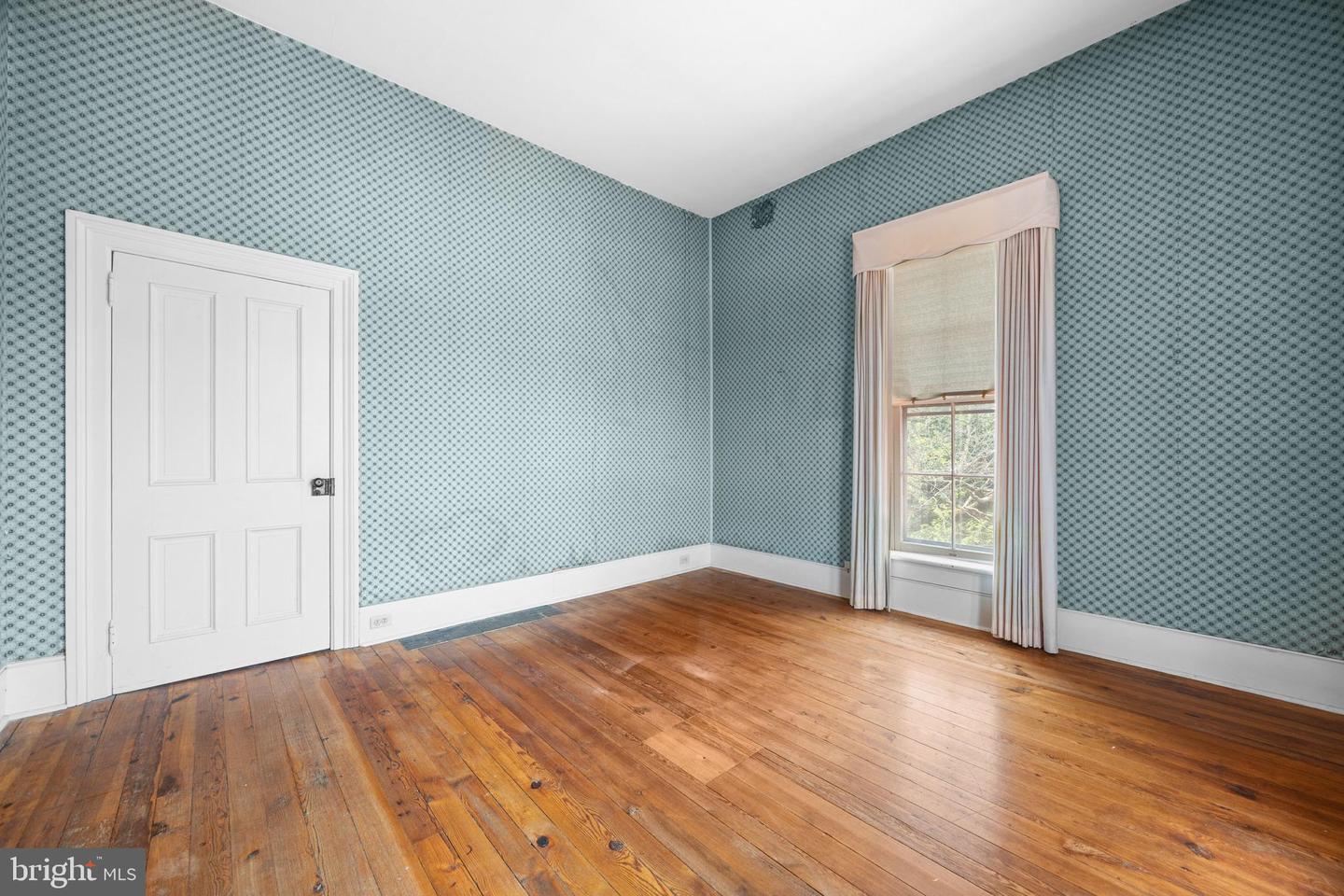 133 S MUHLENBERG ST, WOODSTOCK, Virginia 22664, 5 Bedrooms Bedrooms, ,3 BathroomsBathrooms,Residential,For sale,133 S MUHLENBERG ST,VASH2011972 MLS # VASH2011972