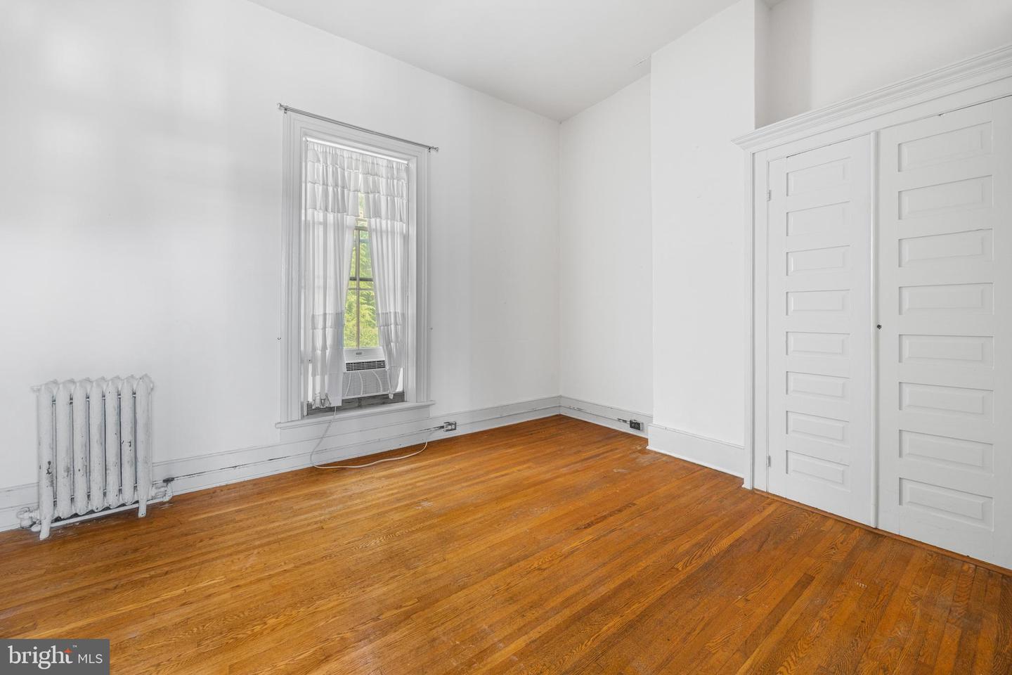 133 S MUHLENBERG ST, WOODSTOCK, Virginia 22664, 5 Bedrooms Bedrooms, ,3 BathroomsBathrooms,Residential,For sale,133 S MUHLENBERG ST,VASH2011972 MLS # VASH2011972