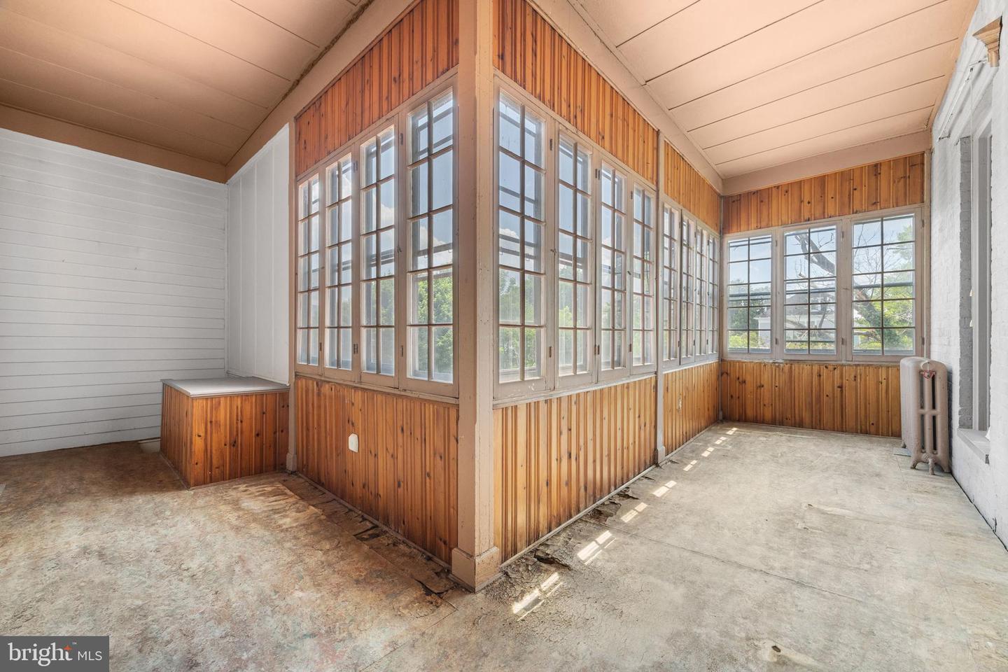 133 S MUHLENBERG ST, WOODSTOCK, Virginia 22664, 5 Bedrooms Bedrooms, ,3 BathroomsBathrooms,Residential,For sale,133 S MUHLENBERG ST,VASH2011972 MLS # VASH2011972