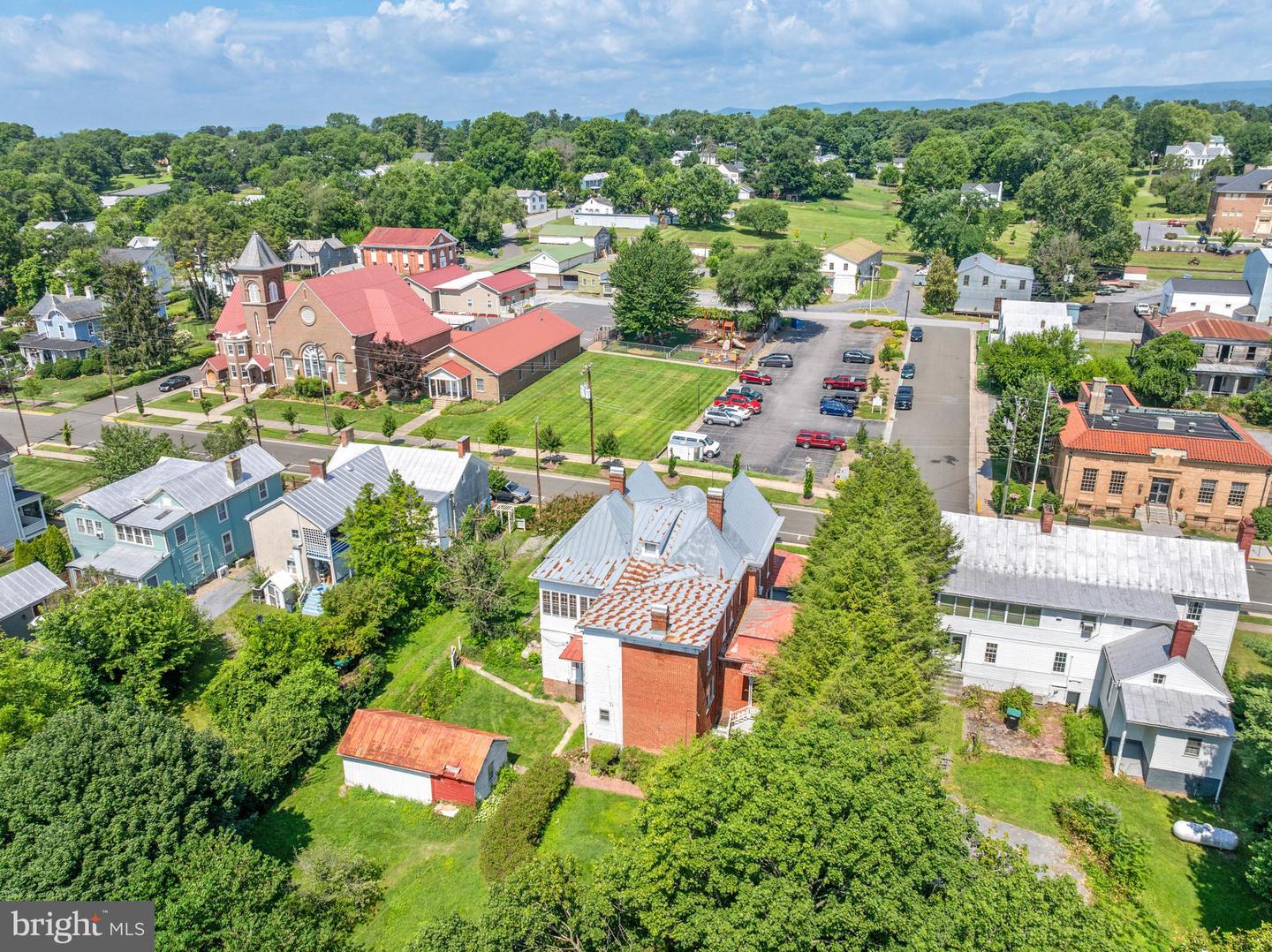 133 S MUHLENBERG ST, WOODSTOCK, Virginia 22664, 5 Bedrooms Bedrooms, ,3 BathroomsBathrooms,Residential,For sale,133 S MUHLENBERG ST,VASH2011972 MLS # VASH2011972