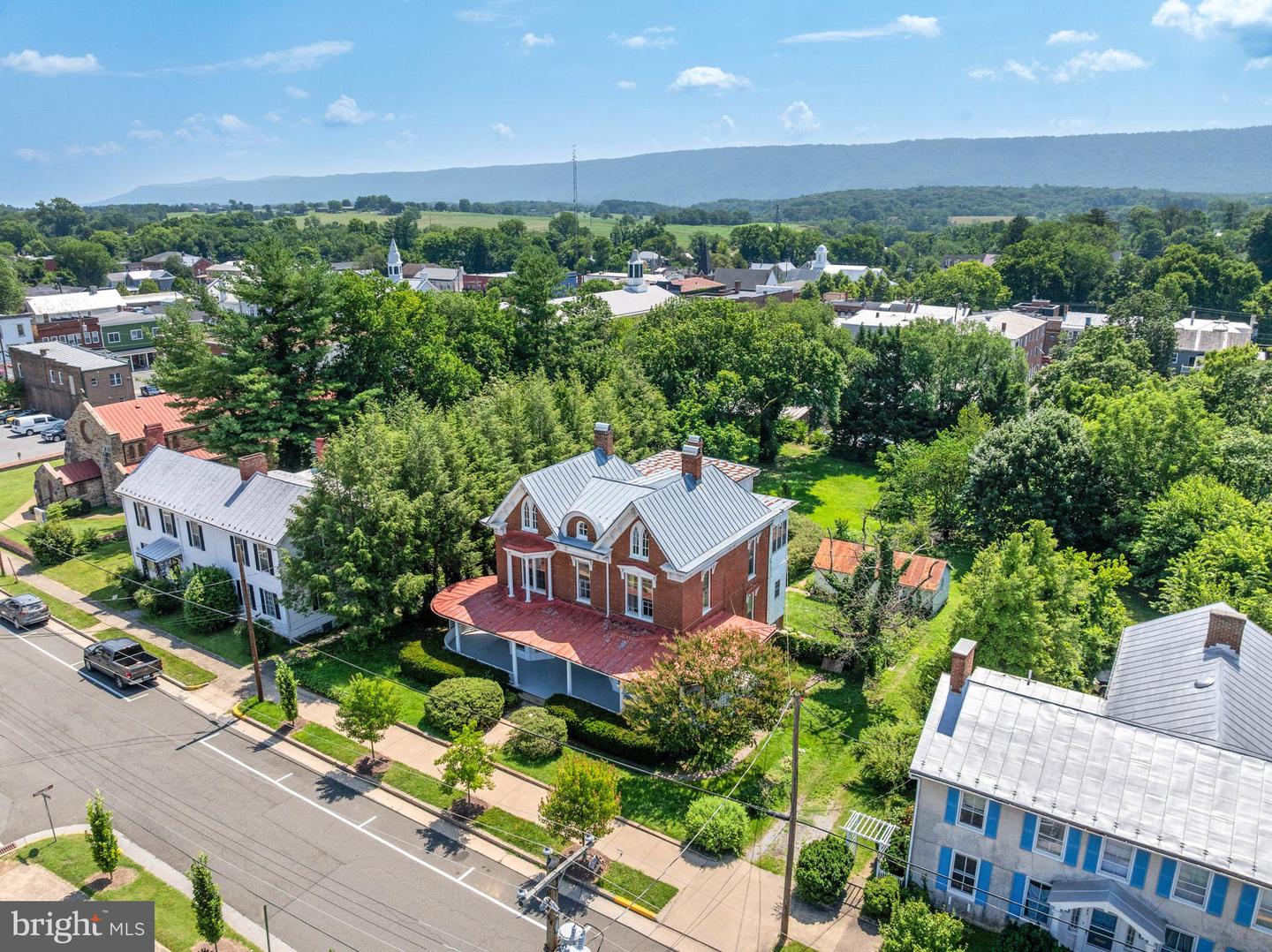 133 S MUHLENBERG ST, WOODSTOCK, Virginia 22664, 5 Bedrooms Bedrooms, ,3 BathroomsBathrooms,Residential,For sale,133 S MUHLENBERG ST,VASH2011972 MLS # VASH2011972