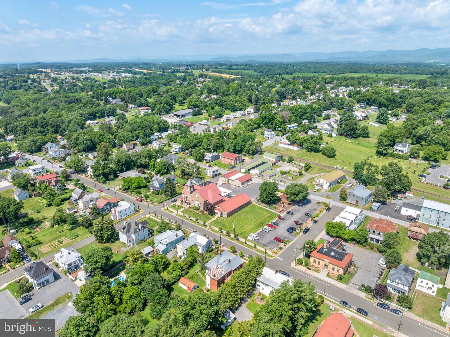 133 S MUHLENBERG ST, WOODSTOCK, Virginia 22664, 5 Bedrooms Bedrooms, ,3 BathroomsBathrooms,Residential,For sale,133 S MUHLENBERG ST,VASH2011972 MLS # VASH2011972