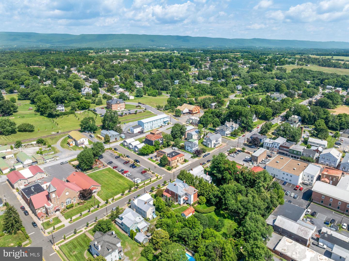 133 S MUHLENBERG ST, WOODSTOCK, Virginia 22664, 5 Bedrooms Bedrooms, ,3 BathroomsBathrooms,Residential,For sale,133 S MUHLENBERG ST,VASH2011972 MLS # VASH2011972