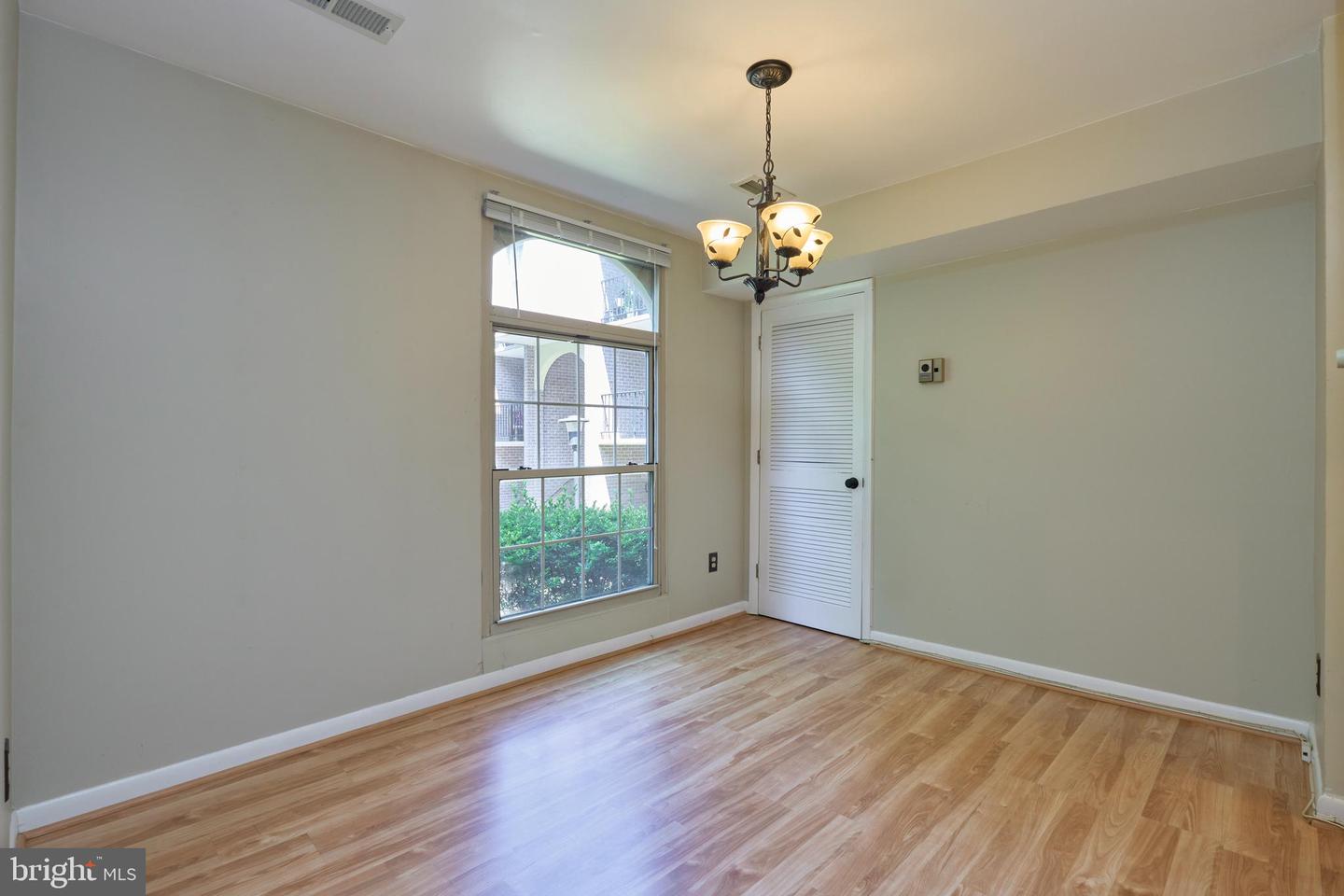 8302 TOBIN RD #11, ANNANDALE, Virginia 22003, 1 Bedroom Bedrooms, ,1 BathroomBathrooms,Residential,For sale,8302 TOBIN RD #11,VAFX2254934 MLS # VAFX2254934