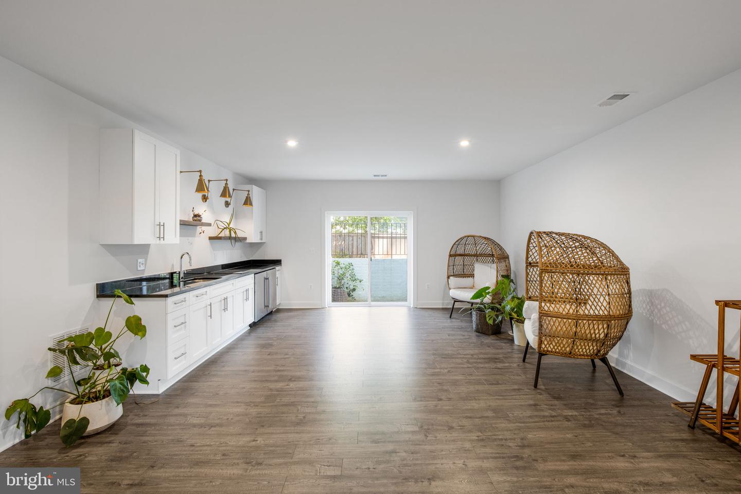 1931 HILEMAN RD, FALLS CHURCH, Virginia 22043, 6 Bedrooms Bedrooms, ,5 BathroomsBathrooms,Residential,For sale,1931 HILEMAN RD,VAFX2254778 MLS # VAFX2254778