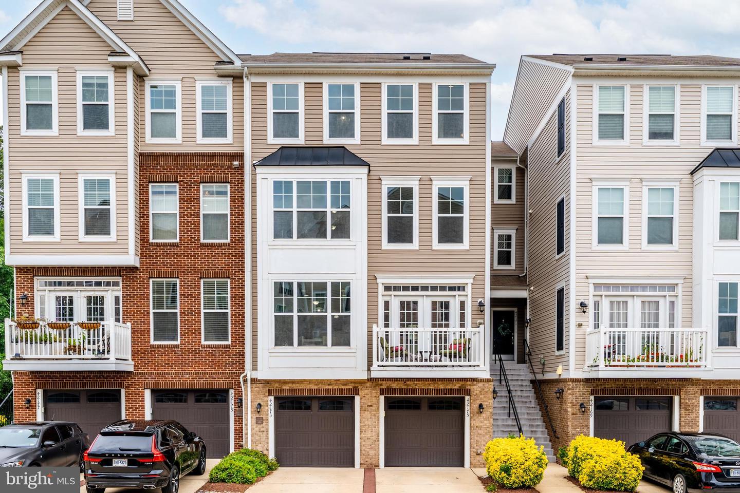 42175 CANARY GRASS SQ, ALDIE, Virginia 20105, 3 Bedrooms Bedrooms, ,2 BathroomsBathrooms,Residential,For sale,42175 CANARY GRASS SQ,VALO2101716 MLS # VALO2101716