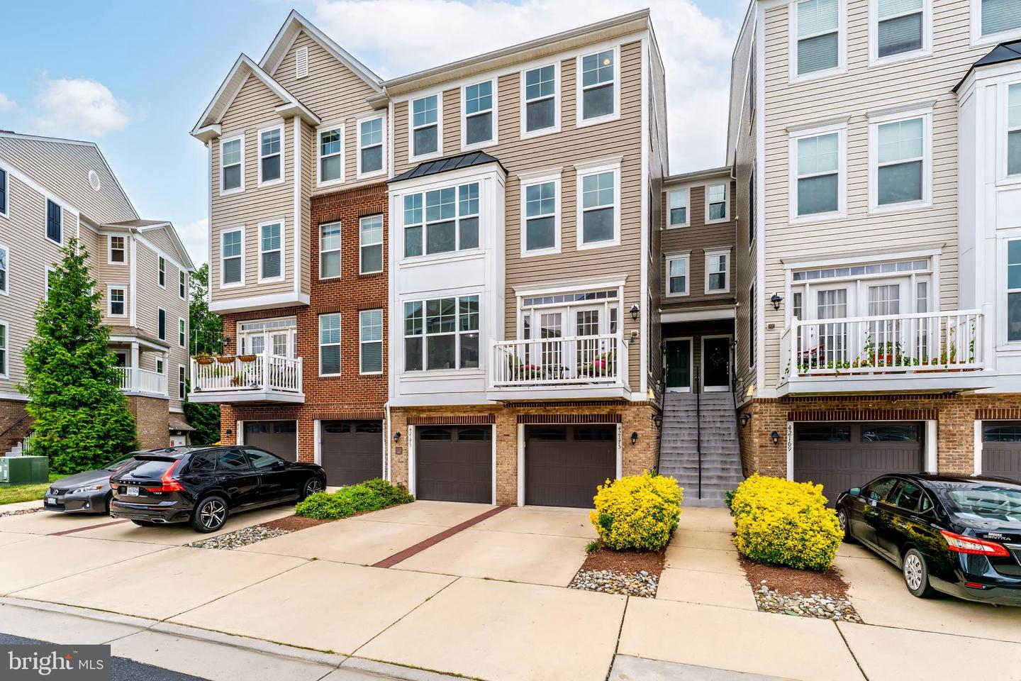 42175 CANARY GRASS SQ, ALDIE, Virginia 20105, 3 Bedrooms Bedrooms, ,2 BathroomsBathrooms,Residential,For sale,42175 CANARY GRASS SQ,VALO2101716 MLS # VALO2101716
