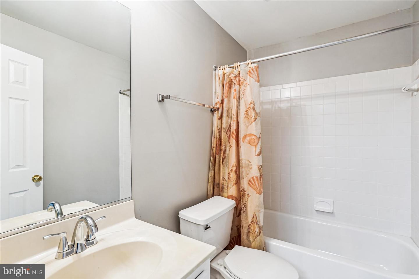 13123 WILLOW EDGE CT, CLIFTON, Virginia 20124, 5 Bedrooms Bedrooms, ,4 BathroomsBathrooms,Residential,For sale,13123 WILLOW EDGE CT,VAFX2254742 MLS # VAFX2254742