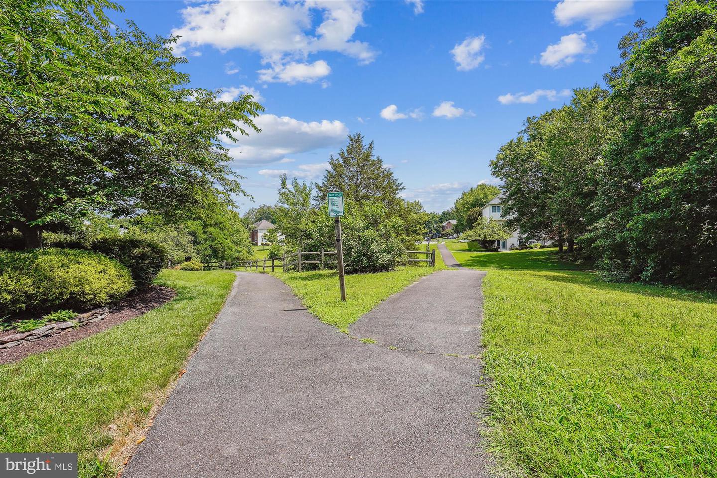 13123 WILLOW EDGE CT, CLIFTON, Virginia 20124, 5 Bedrooms Bedrooms, ,4 BathroomsBathrooms,Residential,For sale,13123 WILLOW EDGE CT,VAFX2254742 MLS # VAFX2254742