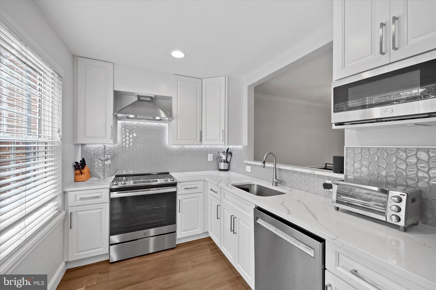 2155 DOMINION WAY, FALLS CHURCH, Virginia 22043, 3 Bedrooms Bedrooms, ,2 BathroomsBathrooms,Residential,For sale,2155 DOMINION WAY,VAFX2254746 MLS # VAFX2254746