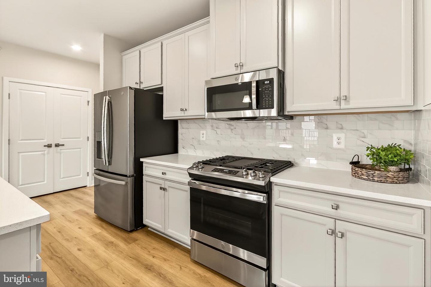 4395 PEACH LILY LN #326, CHANTILLY, Virginia 20151, 2 Bedrooms Bedrooms, ,2 BathroomsBathrooms,Residential,For sale,4395 PEACH LILY LN #326,VAFX2254922 MLS # VAFX2254922