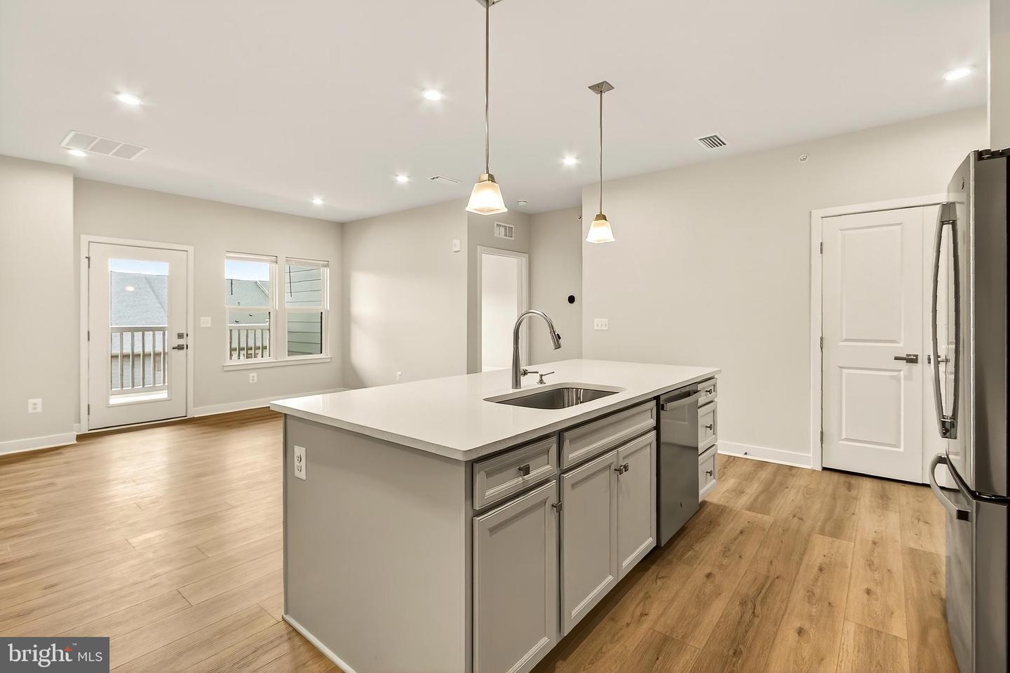 4395 PEACH LILY LN #326, CHANTILLY, Virginia 20151, 2 Bedrooms Bedrooms, ,2 BathroomsBathrooms,Residential,For sale,4395 PEACH LILY LN #326,VAFX2254922 MLS # VAFX2254922