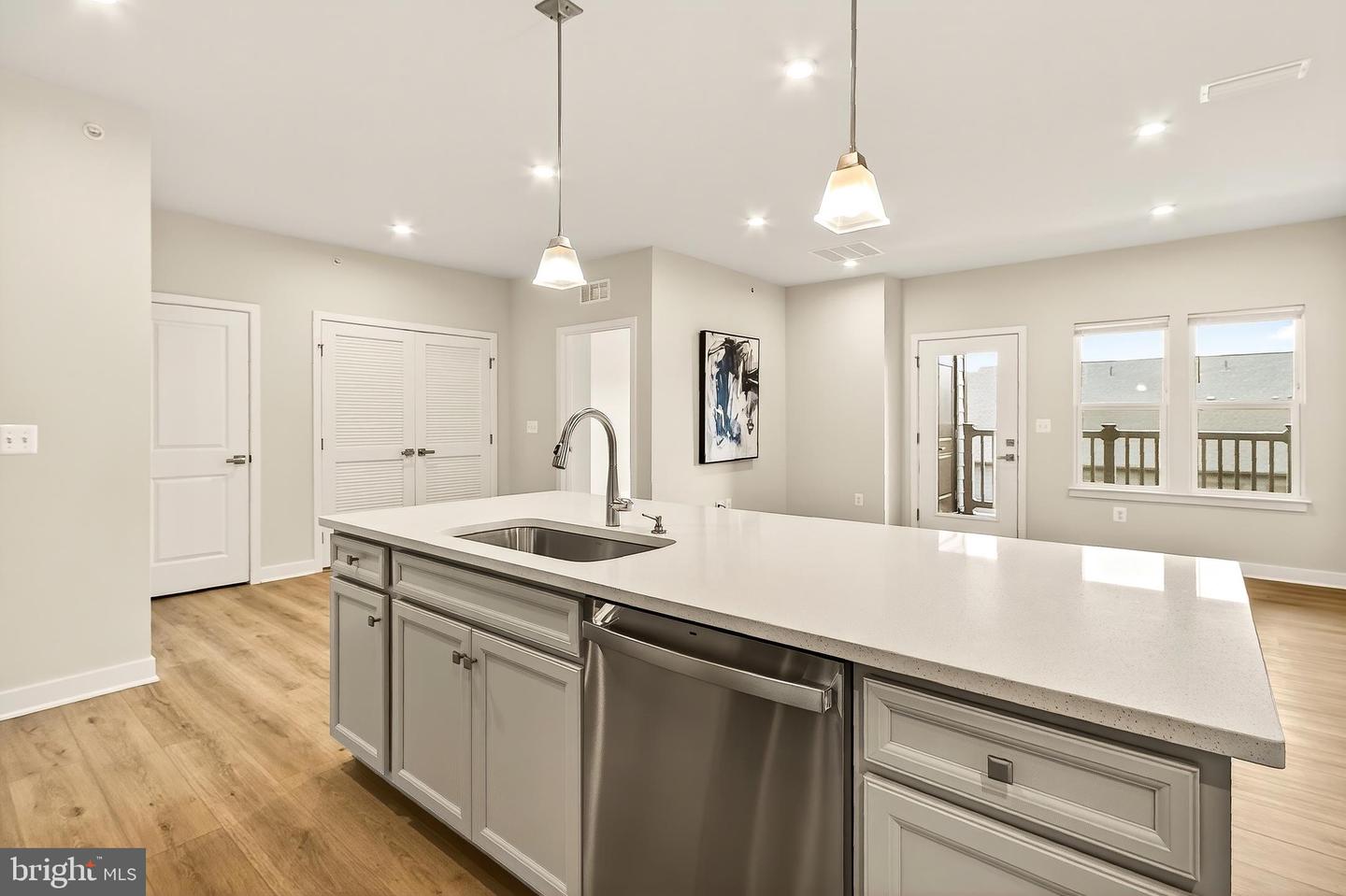 4395 PEACH LILY LN #326, CHANTILLY, Virginia 20151, 2 Bedrooms Bedrooms, ,2 BathroomsBathrooms,Residential,For sale,4395 PEACH LILY LN #326,VAFX2254922 MLS # VAFX2254922