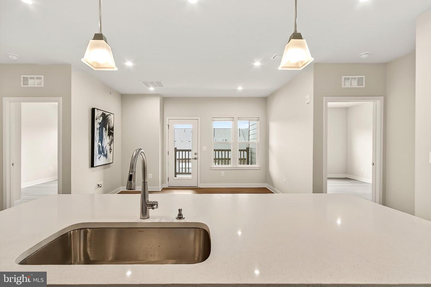 4395 PEACH LILY LN #326, CHANTILLY, Virginia 20151, 2 Bedrooms Bedrooms, ,2 BathroomsBathrooms,Residential,For sale,4395 PEACH LILY LN #326,VAFX2254922 MLS # VAFX2254922