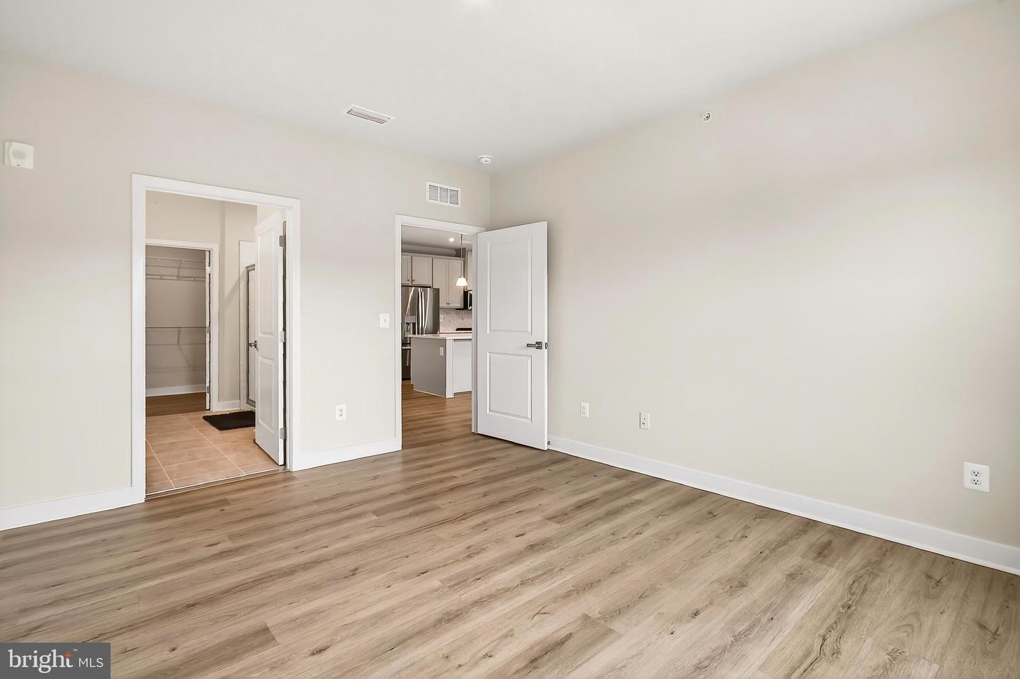 4395 PEACH LILY LN #326, CHANTILLY, Virginia 20151, 2 Bedrooms Bedrooms, ,2 BathroomsBathrooms,Residential,For sale,4395 PEACH LILY LN #326,VAFX2254922 MLS # VAFX2254922