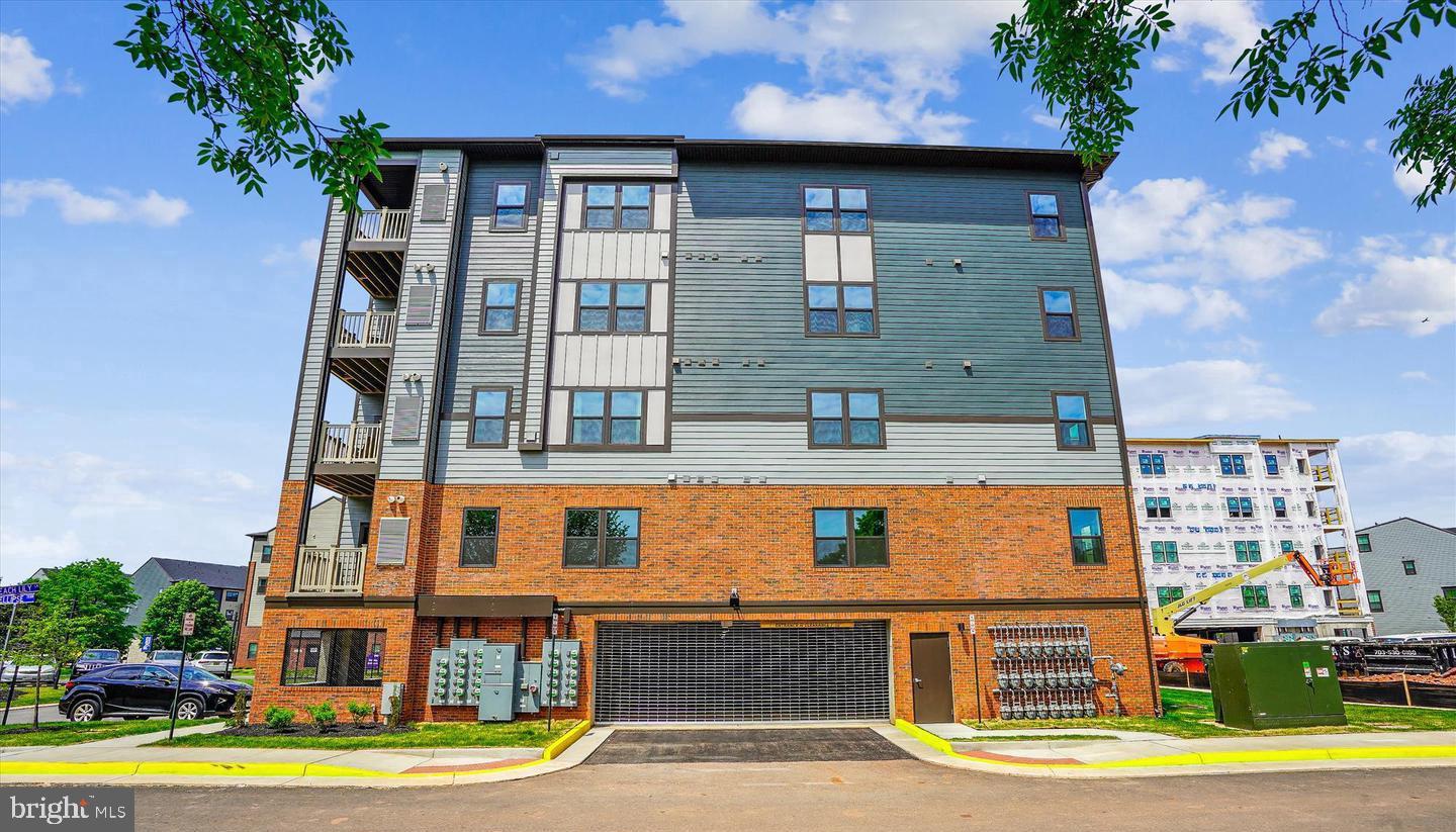 4395 PEACH LILY LN #326, CHANTILLY, Virginia 20151, 2 Bedrooms Bedrooms, ,2 BathroomsBathrooms,Residential,For sale,4395 PEACH LILY LN #326,VAFX2254922 MLS # VAFX2254922