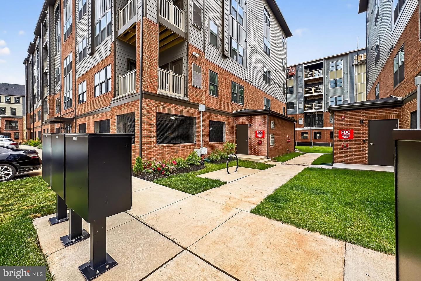 4395 PEACH LILY LN #326, CHANTILLY, Virginia 20151, 2 Bedrooms Bedrooms, ,2 BathroomsBathrooms,Residential,For sale,4395 PEACH LILY LN #326,VAFX2254922 MLS # VAFX2254922