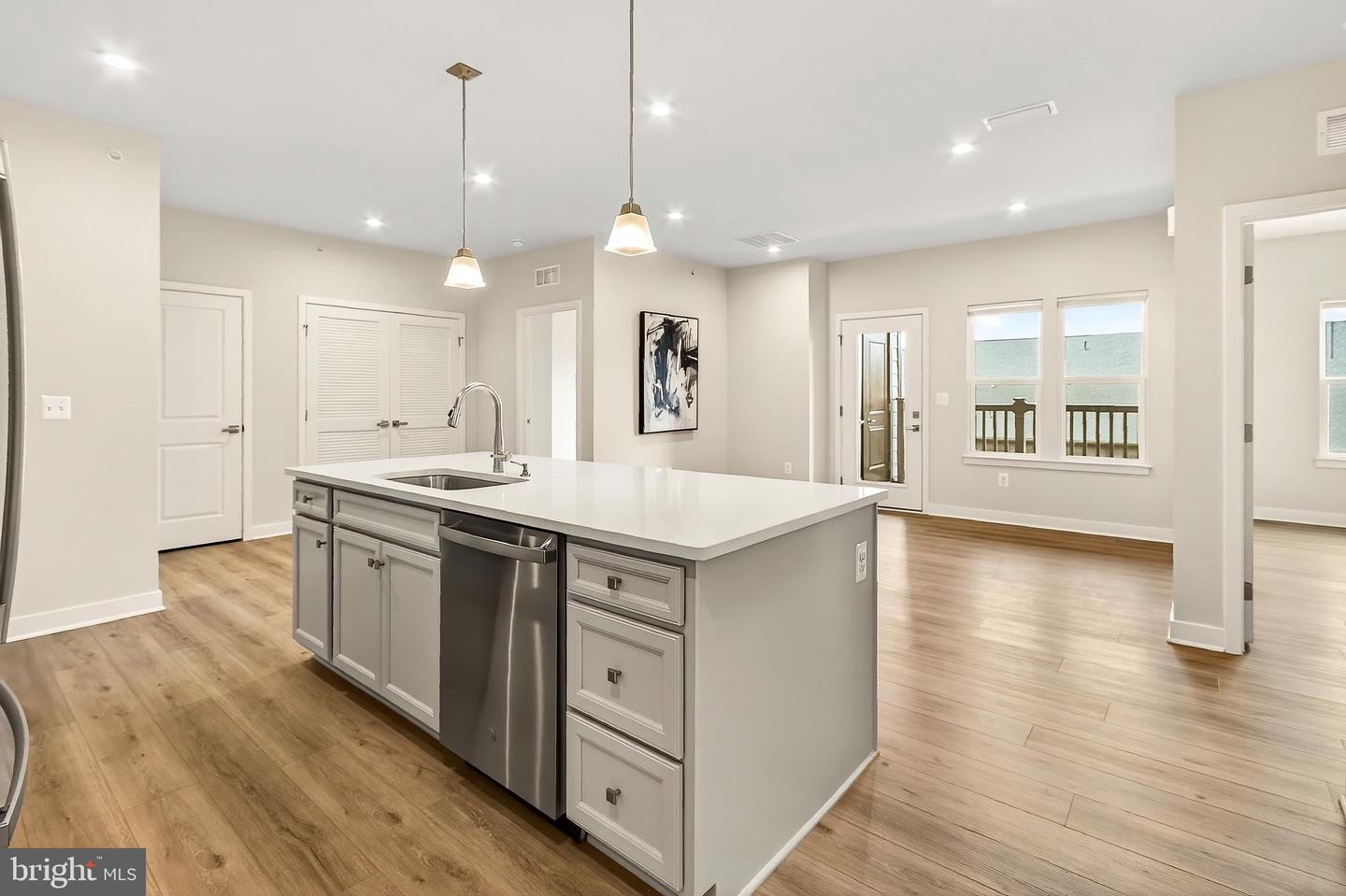 4395 PEACH LILY LN #326, CHANTILLY, Virginia 20151, 2 Bedrooms Bedrooms, ,2 BathroomsBathrooms,Residential,For sale,4395 PEACH LILY LN #326,VAFX2254922 MLS # VAFX2254922
