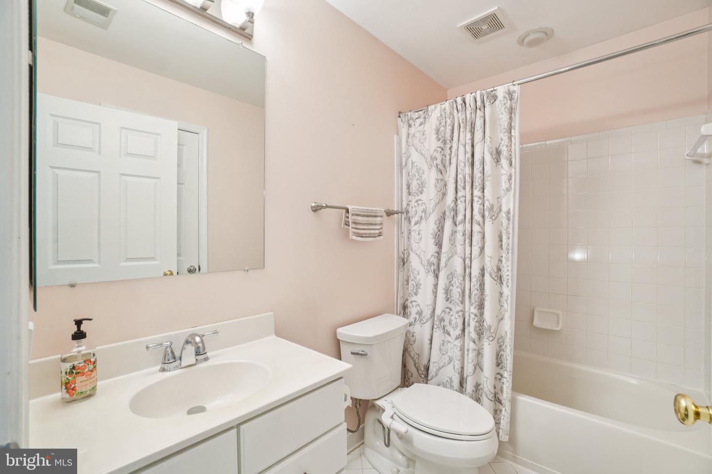 11742 VALLEY RIDGE CIR, FAIRFAX, Virginia 22033, 3 Bedrooms Bedrooms, ,3 BathroomsBathrooms,Residential,For sale,11742 VALLEY RIDGE CIR,VAFX2254796 MLS # VAFX2254796