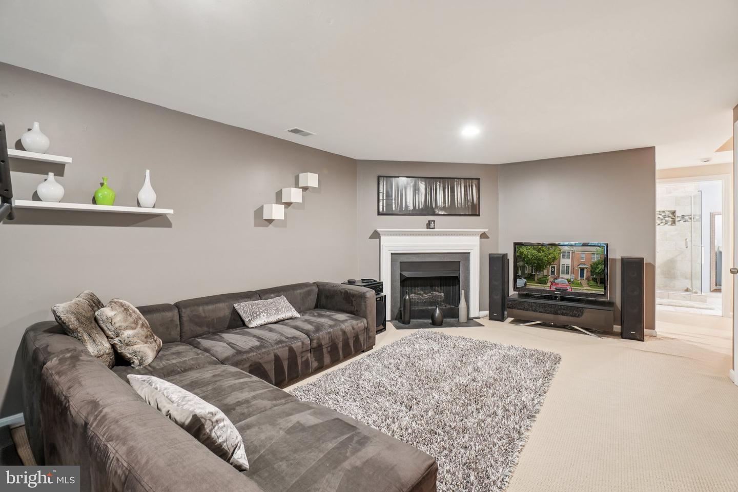 11742 VALLEY RIDGE CIR, FAIRFAX, Virginia 22033, 3 Bedrooms Bedrooms, ,3 BathroomsBathrooms,Residential,For sale,11742 VALLEY RIDGE CIR,VAFX2254796 MLS # VAFX2254796