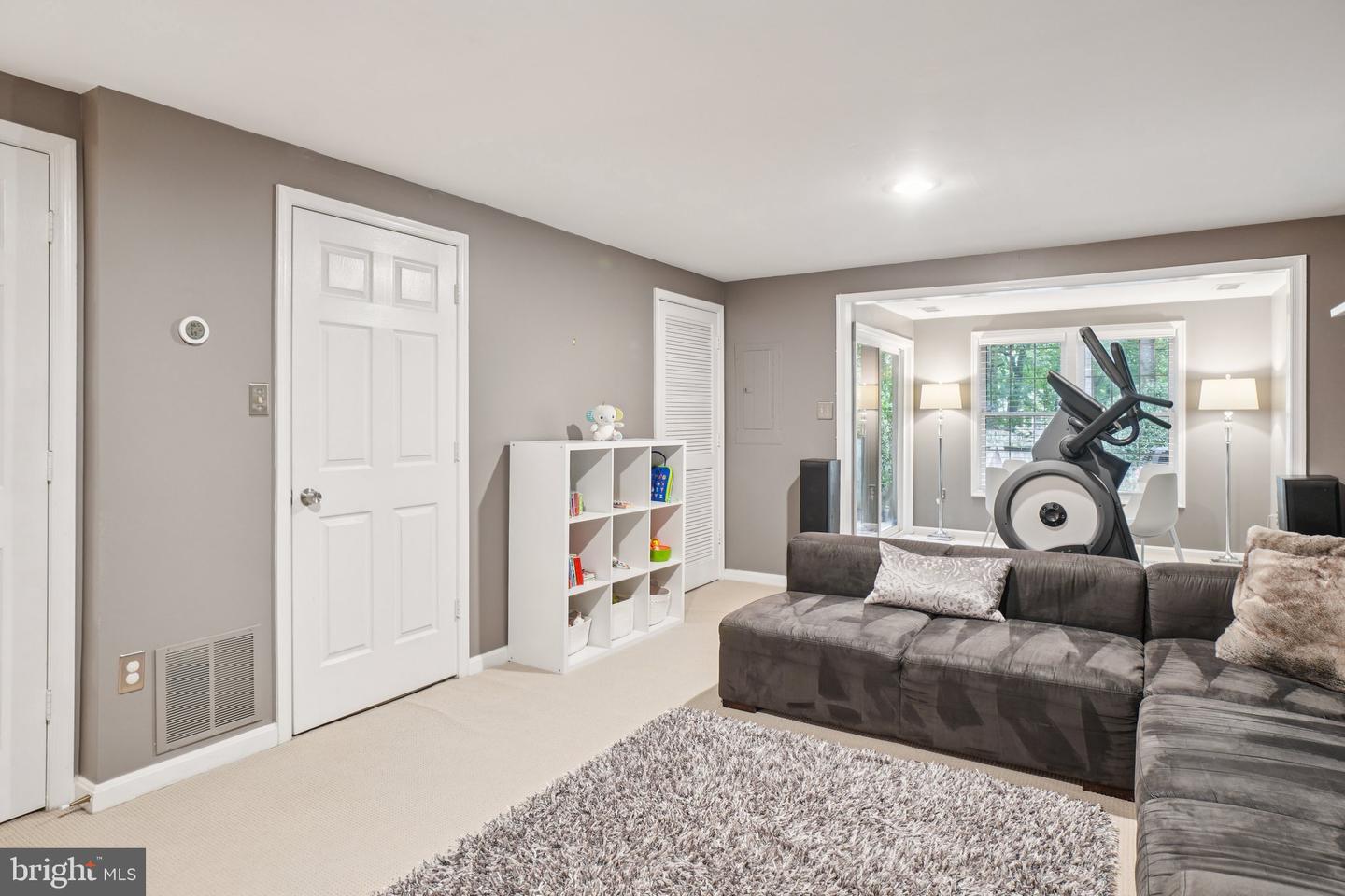 11742 VALLEY RIDGE CIR, FAIRFAX, Virginia 22033, 3 Bedrooms Bedrooms, ,3 BathroomsBathrooms,Residential,For sale,11742 VALLEY RIDGE CIR,VAFX2254796 MLS # VAFX2254796