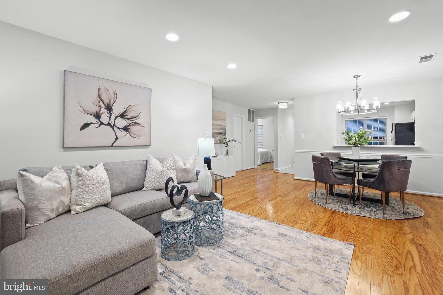 2841 YARLING CT #2841, FALLS CHURCH, Virginia 22042, 2 Bedrooms Bedrooms, ,1 BathroomBathrooms,Residential,For sale,2841 YARLING CT #2841,VAFX2254940 MLS # VAFX2254940