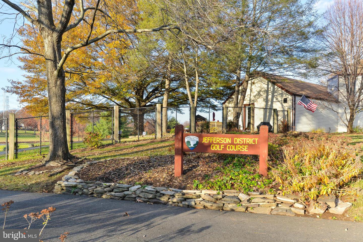 2841 YARLING CT #2841, FALLS CHURCH, Virginia 22042, 2 Bedrooms Bedrooms, ,1 BathroomBathrooms,Residential,For sale,2841 YARLING CT #2841,VAFX2254940 MLS # VAFX2254940