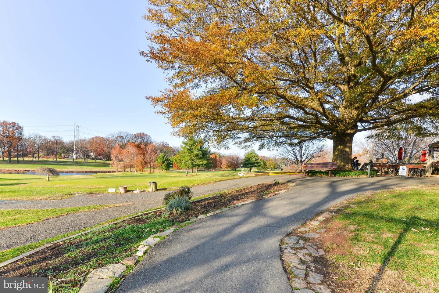 2841 YARLING CT #2841, FALLS CHURCH, Virginia 22042, 2 Bedrooms Bedrooms, ,1 BathroomBathrooms,Residential,For sale,2841 YARLING CT #2841,VAFX2254940 MLS # VAFX2254940