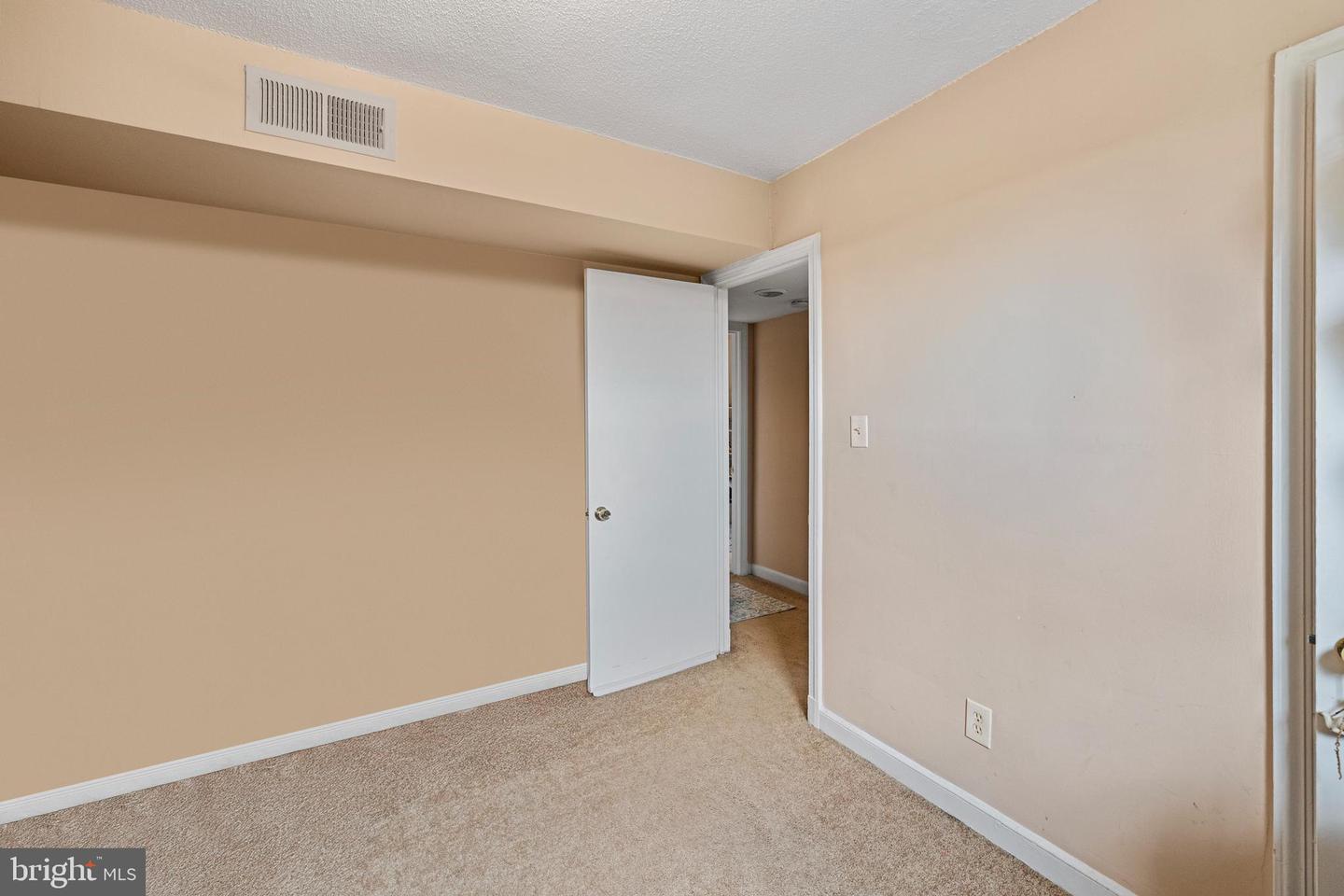 2114 SUITLAND TER SE #301, WASHINGTON, District Of Columbia 20020, 2 Bedrooms Bedrooms, ,1 BathroomBathrooms,Residential,For sale,2114 SUITLAND TER SE #301,DCDC2209894 MLS # DCDC2209894