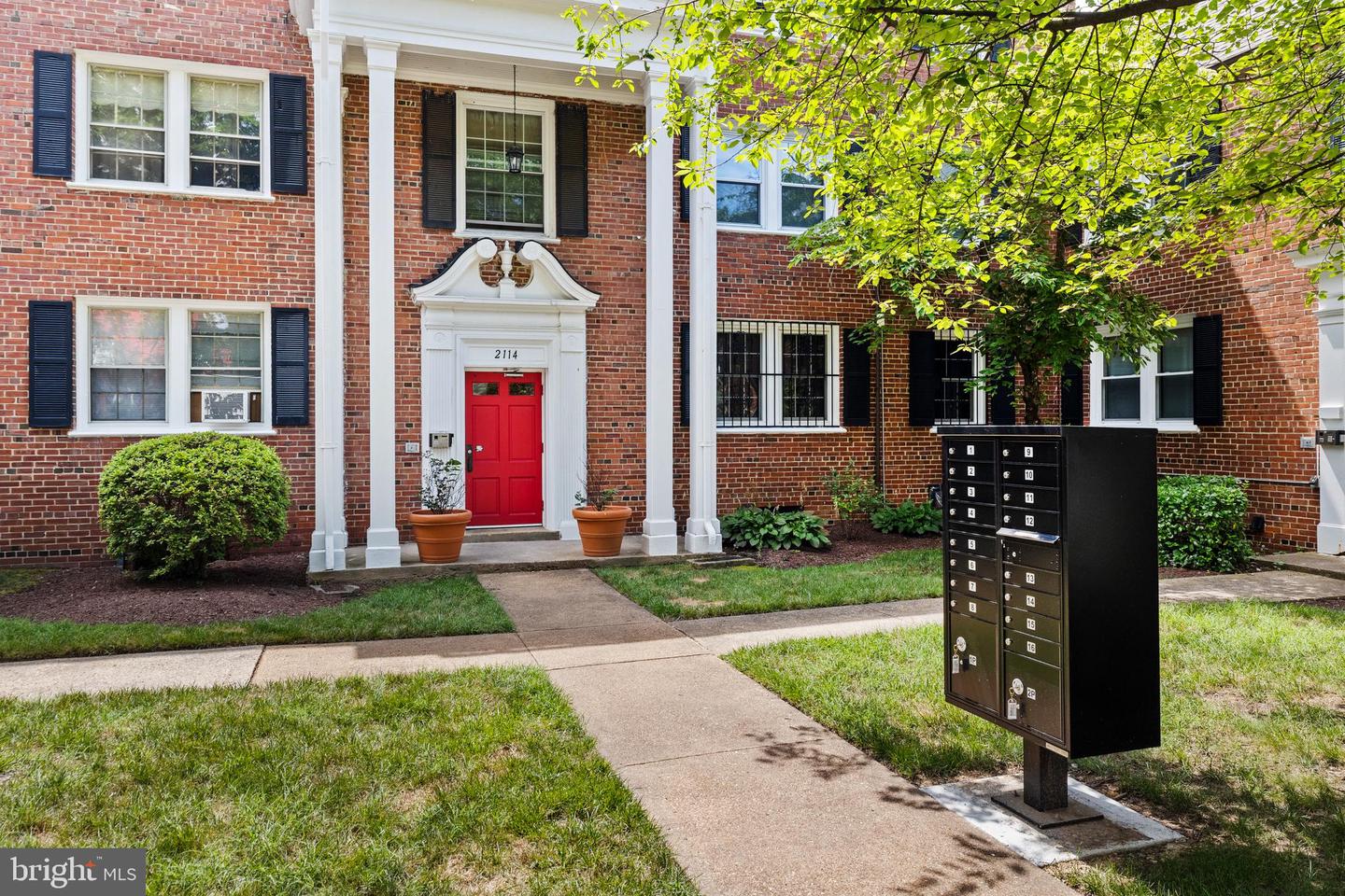2114 SUITLAND TER SE #301, WASHINGTON, District Of Columbia 20020, 2 Bedrooms Bedrooms, ,1 BathroomBathrooms,Residential,For sale,2114 SUITLAND TER SE #301,DCDC2209894 MLS # DCDC2209894