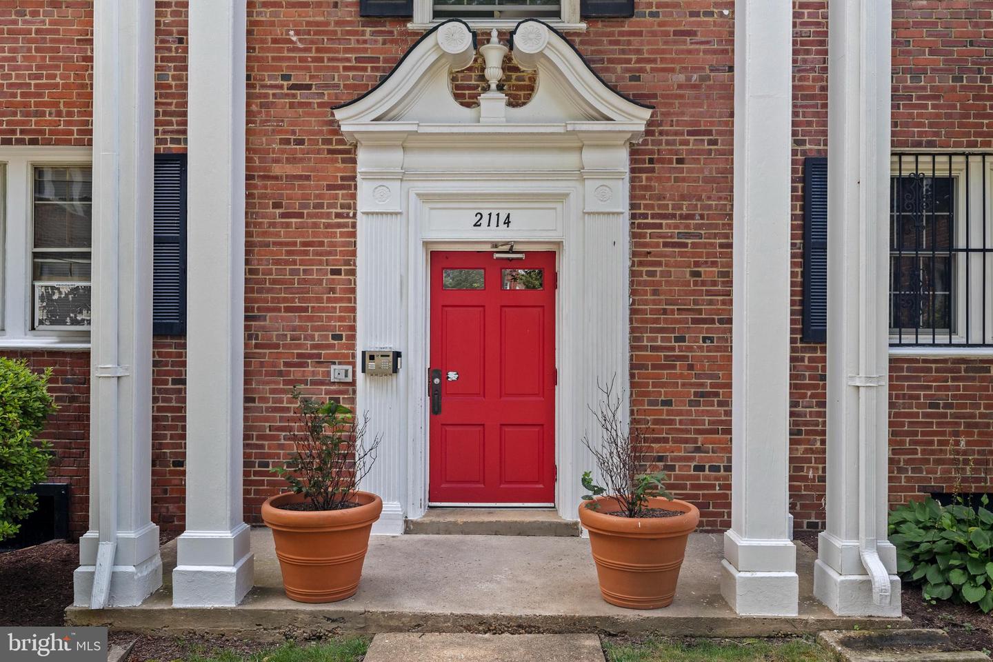 2114 SUITLAND TER SE #301, WASHINGTON, District Of Columbia 20020, 2 Bedrooms Bedrooms, ,1 BathroomBathrooms,Residential,For sale,2114 SUITLAND TER SE #301,DCDC2209894 MLS # DCDC2209894