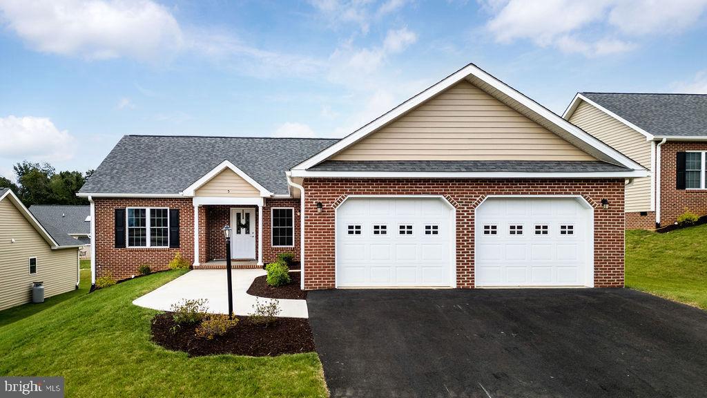 5 RIVER OAK DR, STAUNTON, Virginia 24401, 3 Bedrooms Bedrooms, ,2 BathroomsBathrooms,Residential,For sale,5 RIVER OAK DR,VASC2000686 MLS # VASC2000686