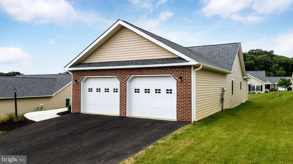 5 RIVER OAK DR, STAUNTON, Virginia 24401, 3 Bedrooms Bedrooms, ,2 BathroomsBathrooms,Residential,For sale,5 RIVER OAK DR,VASC2000686 MLS # VASC2000686