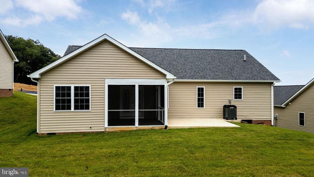 5 RIVER OAK DR, STAUNTON, Virginia 24401, 3 Bedrooms Bedrooms, ,2 BathroomsBathrooms,Residential,For sale,5 RIVER OAK DR,VASC2000686 MLS # VASC2000686