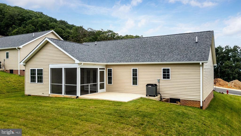 5 RIVER OAK DR, STAUNTON, Virginia 24401, 3 Bedrooms Bedrooms, ,2 BathroomsBathrooms,Residential,For sale,5 RIVER OAK DR,VASC2000686 MLS # VASC2000686