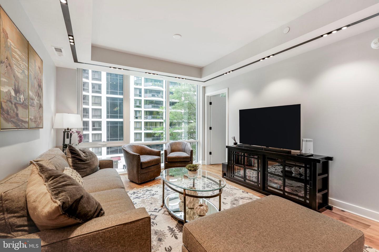 1781 N PIERCE ST #303, ARLINGTON, Virginia 22209, 2 Bedrooms Bedrooms, ,2 BathroomsBathrooms,Residential,For sale,1781 N PIERCE ST #303,VAAR2060602 MLS # VAAR2060602