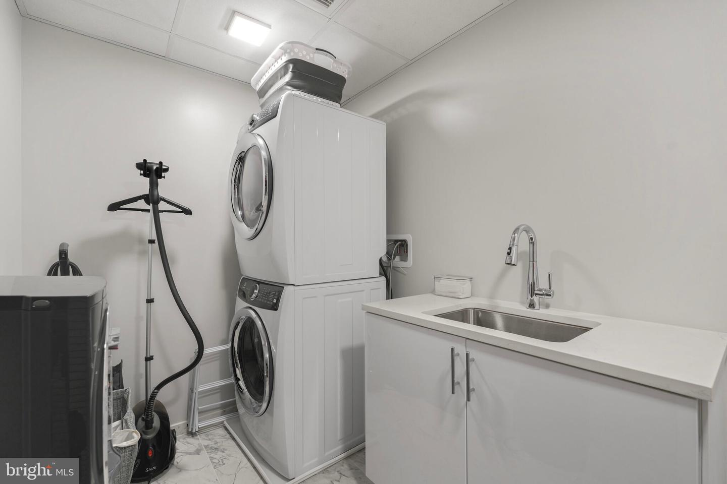 1781 N PIERCE ST #303, ARLINGTON, Virginia 22209, 2 Bedrooms Bedrooms, ,2 BathroomsBathrooms,Residential,For sale,1781 N PIERCE ST #303,VAAR2060602 MLS # VAAR2060602