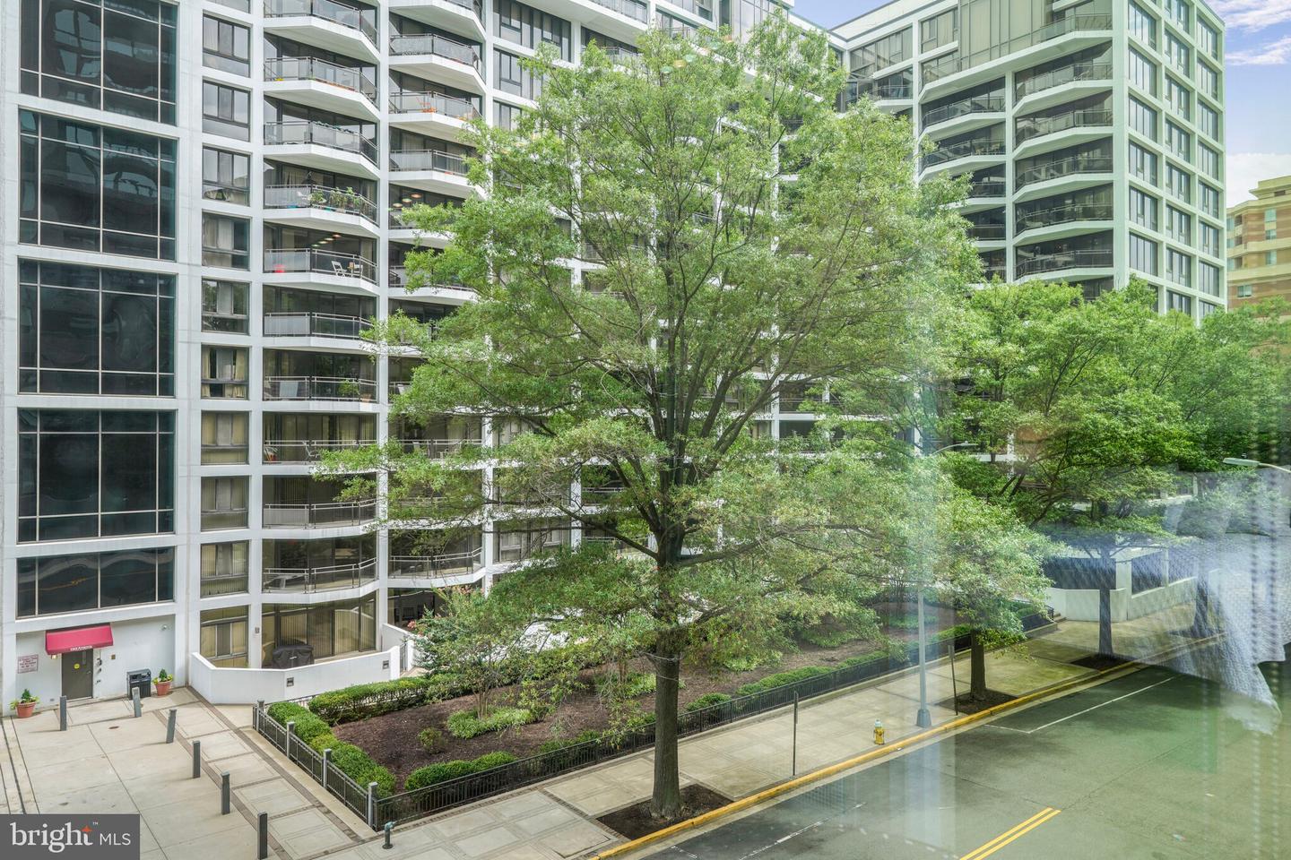 1781 N PIERCE ST #303, ARLINGTON, Virginia 22209, 2 Bedrooms Bedrooms, ,2 BathroomsBathrooms,Residential,For sale,1781 N PIERCE ST #303,VAAR2060602 MLS # VAAR2060602